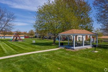 Outdoor Gazebo at Huntington Hills Townhomes, Integrity Realty, Ohio